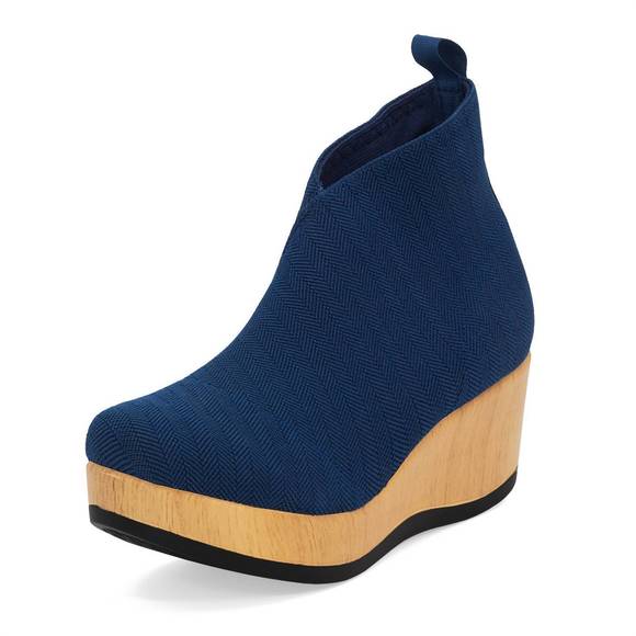 NEW CHARLESTON SHOE CO. women's sumter boot in navy herringbone